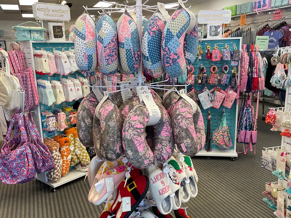 simply williamsburg gallery image